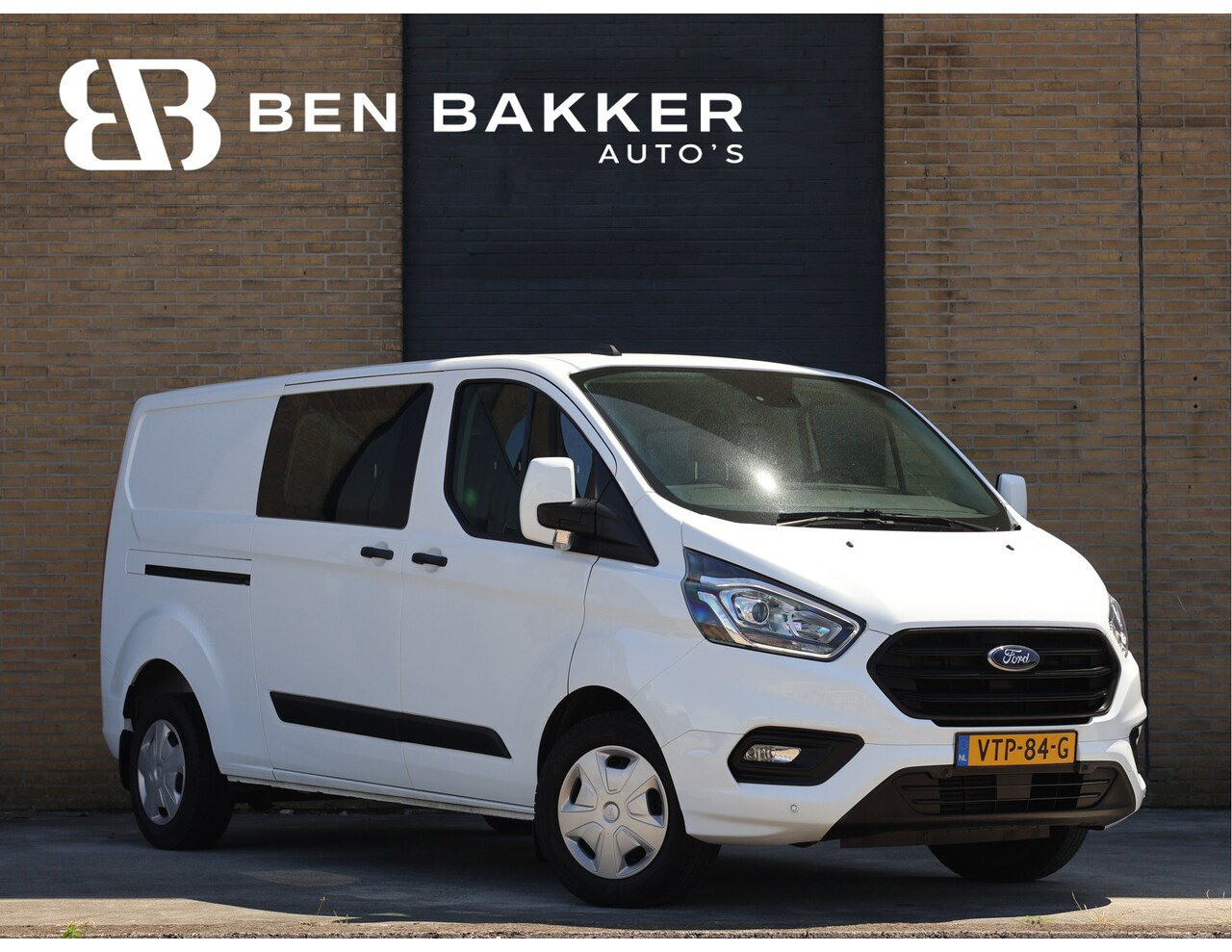 Ford Transit Custom - 320 2.0 TDCI L2H1 Trend DC Haak | Camera | Carplay | Navi - AutoWereld.nl