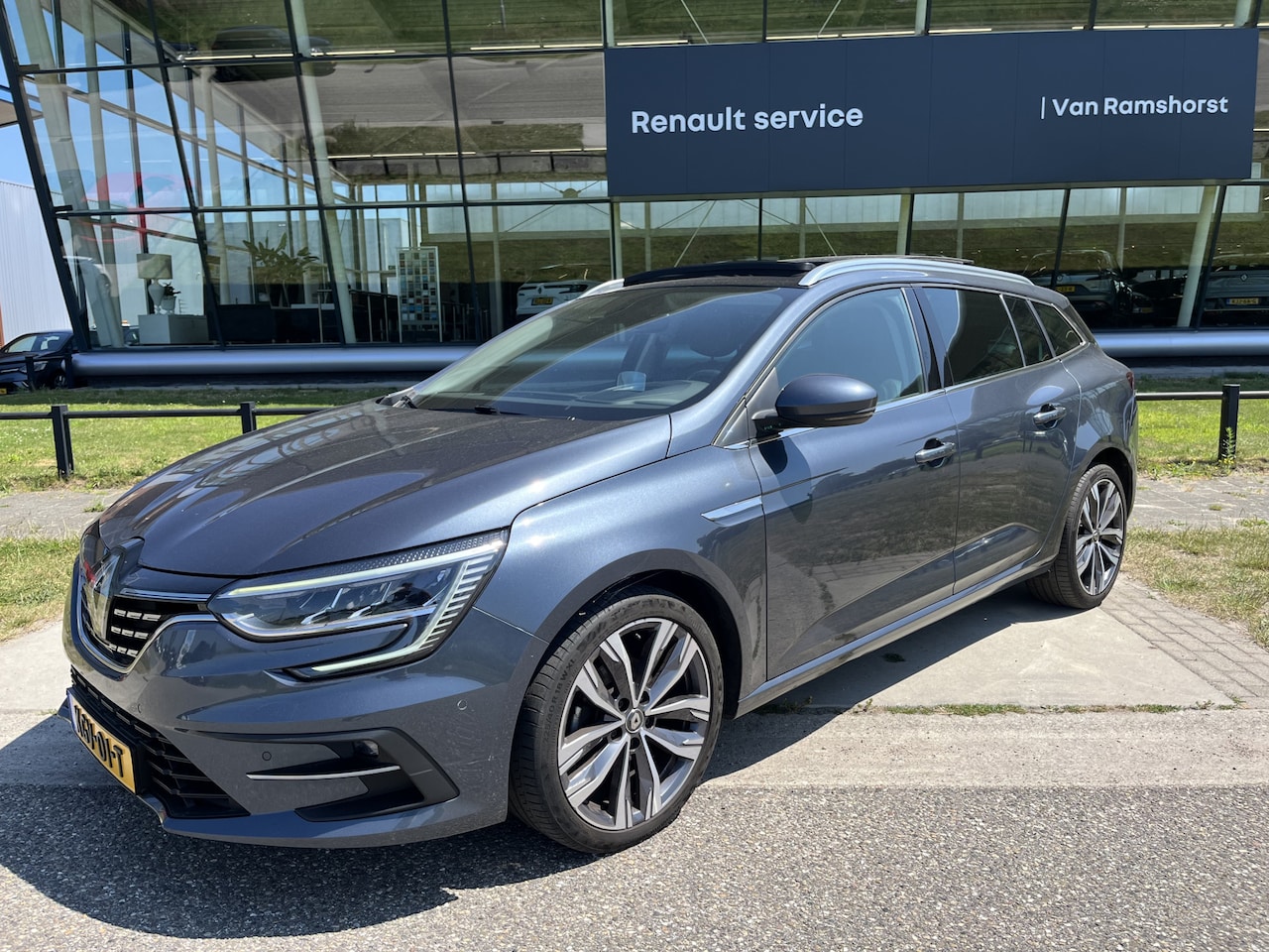Renault Mégane Estate - 1.3 TCe Intens 140PK / Automaat / Camera / Open dak / Stoelverw.+Stuurverw. LMV / - AutoWereld.nl