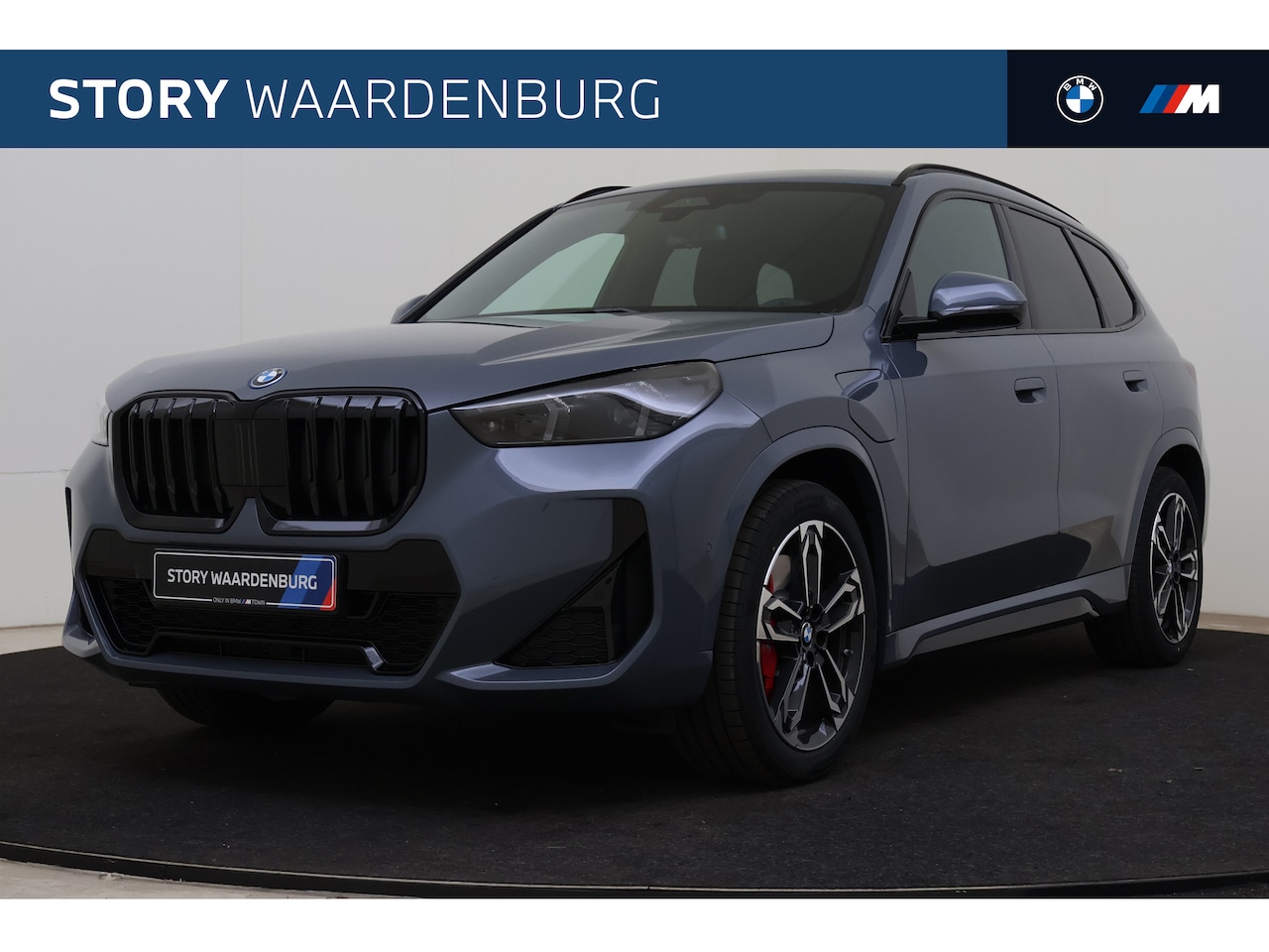 BMW X1 - xDrive25e M Sport Automaat / Panoramadak / Sportstoelen / Achteruitrijcamera / M Adaptief - AutoWereld.nl