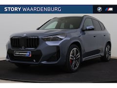 BMW X1 - xDrive25e M Sport Automaat / Panoramadak / Sportstoelen / Achteruitrijcamera / M Adaptief