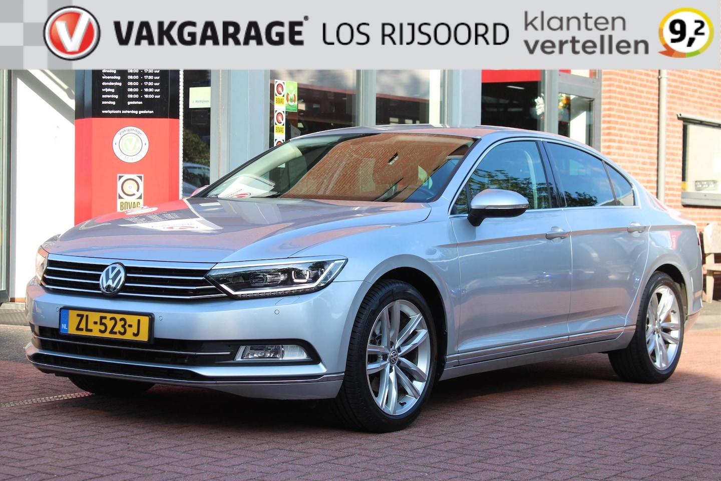 Volkswagen Passat - 1.8 TSI Aut. *Business R* | Carplay | Camera | Adaptive Cruise & Climate Control | Stoelve - AutoWereld.nl