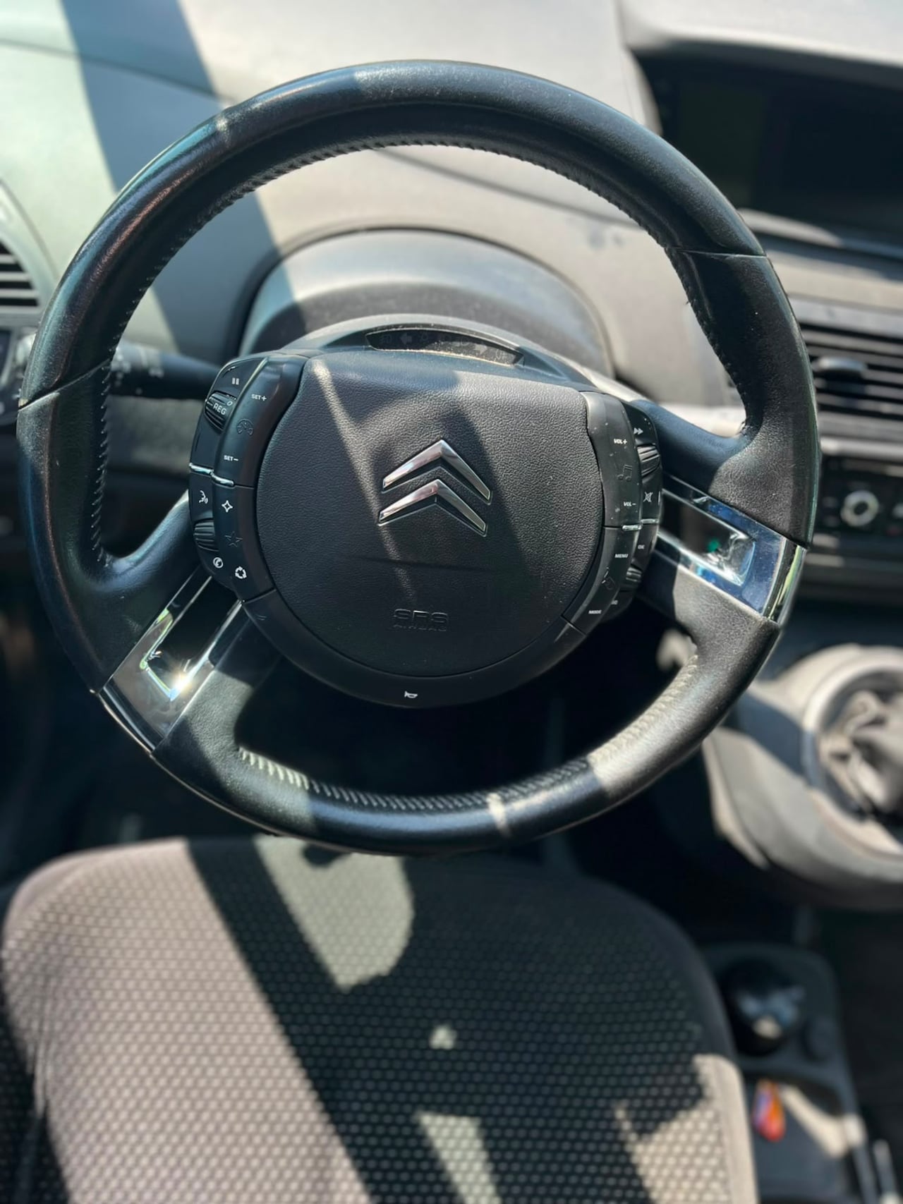 Citroën Grand C4 Picasso - 1.6 VTi Ambiance 7p. Koppakking lekt motorolie