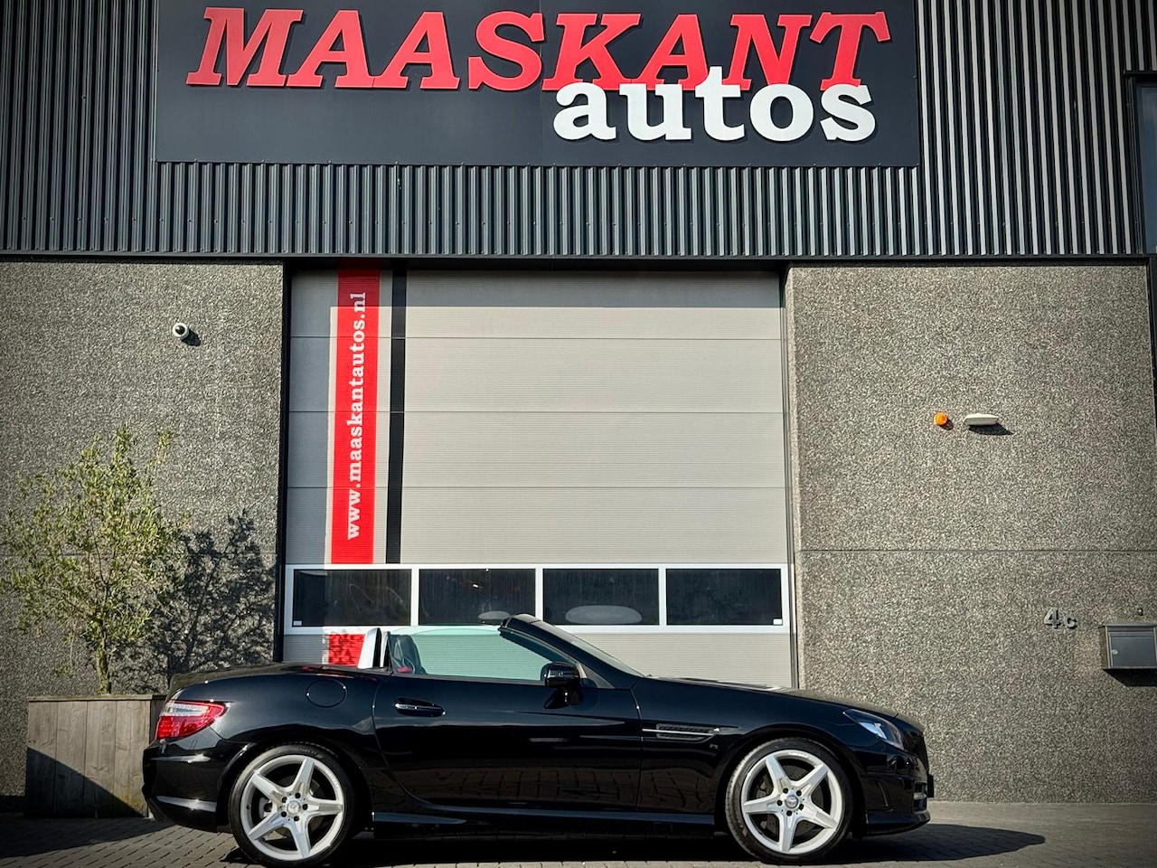 Mercedes-Benz SLK-klasse - 350 AMG / Harman Kardon / Pano / Airscarf / Keyless go / Electric seats / 306pk! - AutoWereld.nl