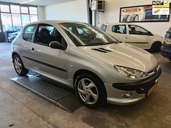 Peugeot 206 - 1.6-16V XS