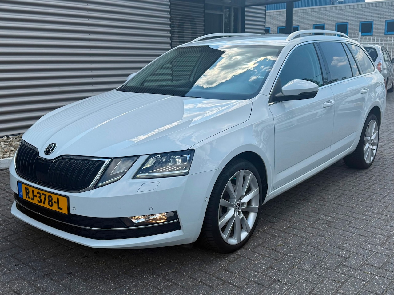 Skoda Octavia Combi - 1.6 TDI Greentech Style Business 1.6 TDI Greentech Style Business - AutoWereld.nl
