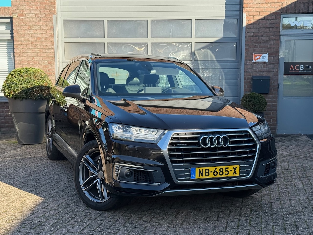 Audi Q7 - 3.0 TDI Hybride e-tron quattro Sport Panoramadak / Trekhaak. GERESERVEERD!! - AutoWereld.nl
