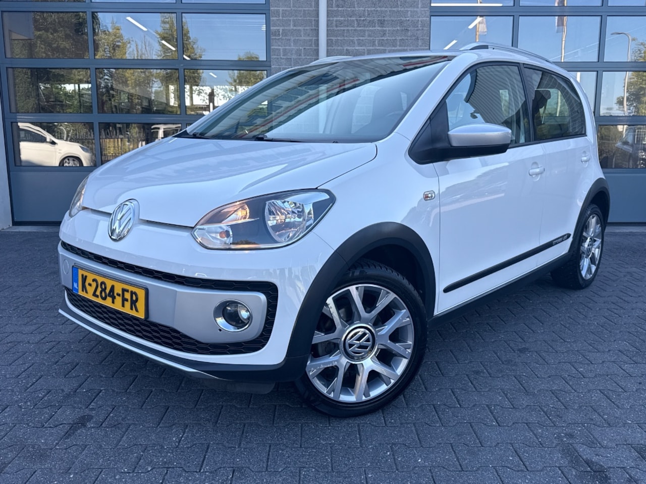 Volkswagen Up! - 1.0 cross up! BlueMotion |GOED ONDERHOUDEN| - AutoWereld.nl