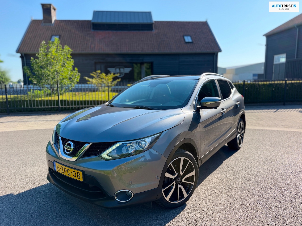 Nissan Qashqai - 1.2 Premier Edition PANORAMADAK LEER 360"CAMERA NAVIGATIE - AutoWereld.nl