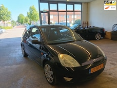 Ford Fiesta - 1.6-16V First Edition met Airco en Nieuwe Apk