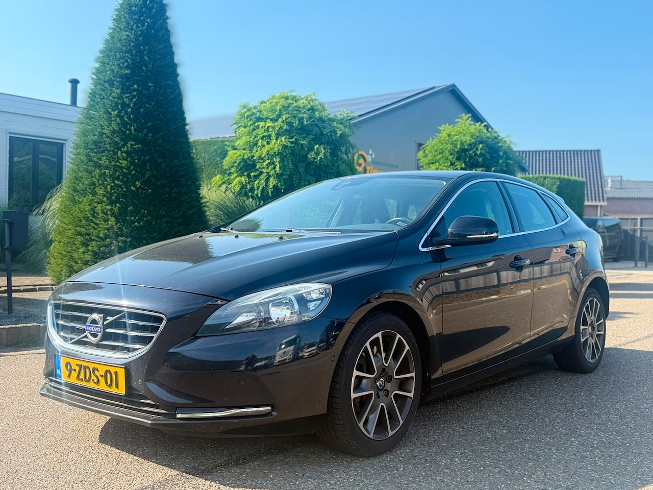 Volvo V40 - 2.0 D4 R-Design Business 2014 Navi/Clima/Lmv - AutoWereld.nl