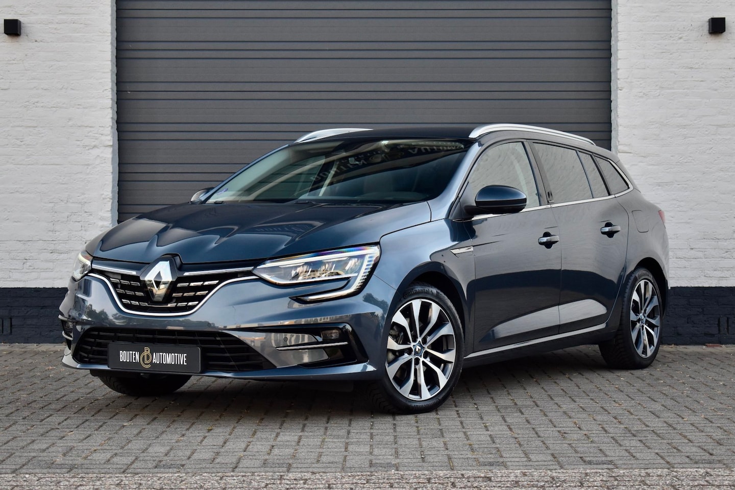 Renault Mégane E-Tech - Estate 1.6 Plug-In Hybrid 160 Business Edition One | Leder | Trekhaak | - AutoWereld.nl