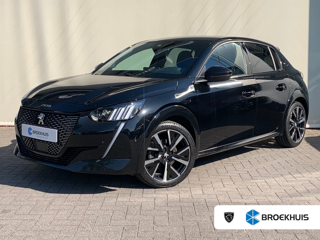 Peugeot 208 - 1.2 PureTech GT Pack Airco | Camera | Cruise Control | DAB | Keyless | LED | LMV 17" | Nav - AutoWereld.nl