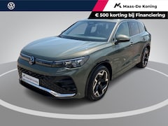 Volkswagen Tiguan - 1.5eTSI/150PK R-Line · Panoramadak · Trekhaak · 360°Camera + Parkeersensoren · Garantie t/