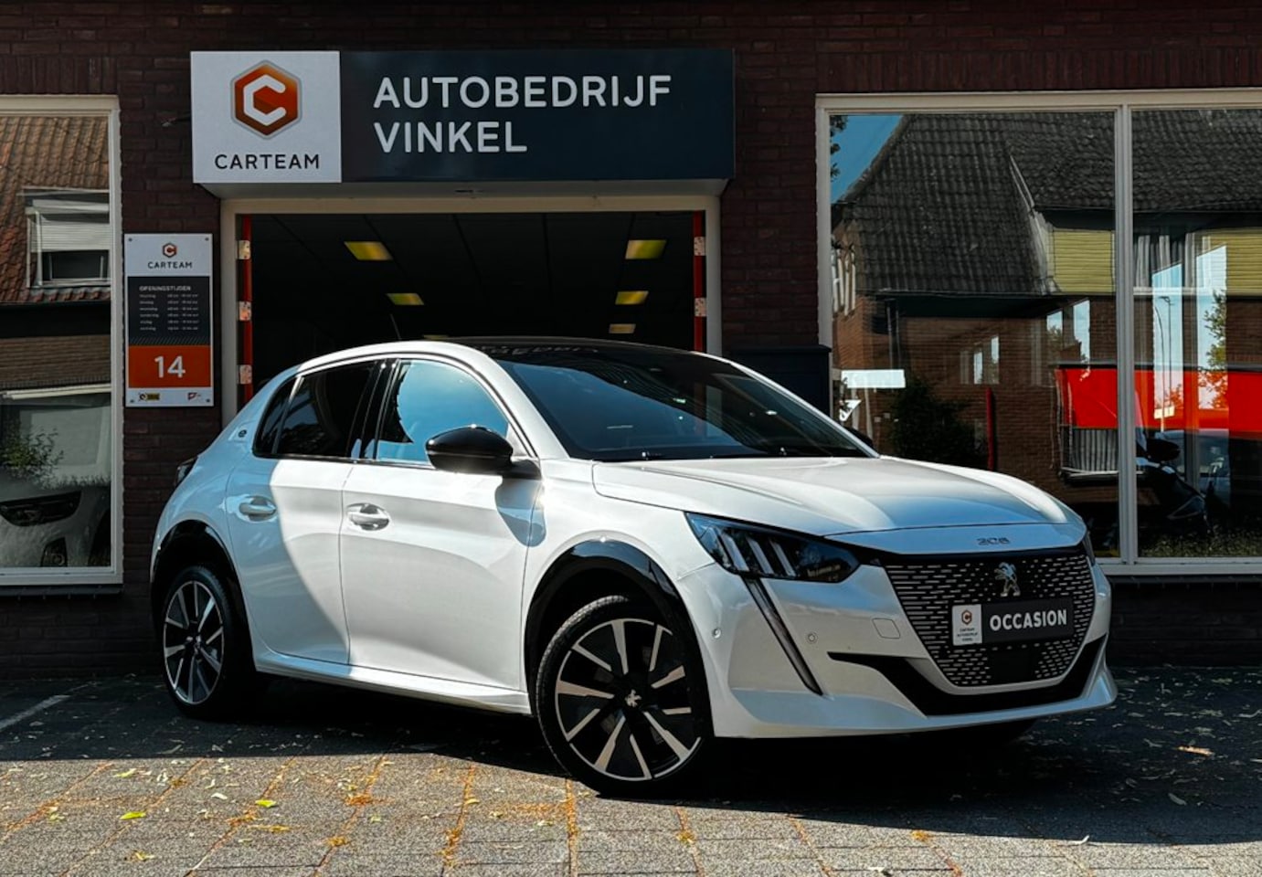 Peugeot e-208 - EV GT 350 50 kWh *Geen AFL Kosten*PanoDak*Stoelver*Navi*Carplay* - AutoWereld.nl
