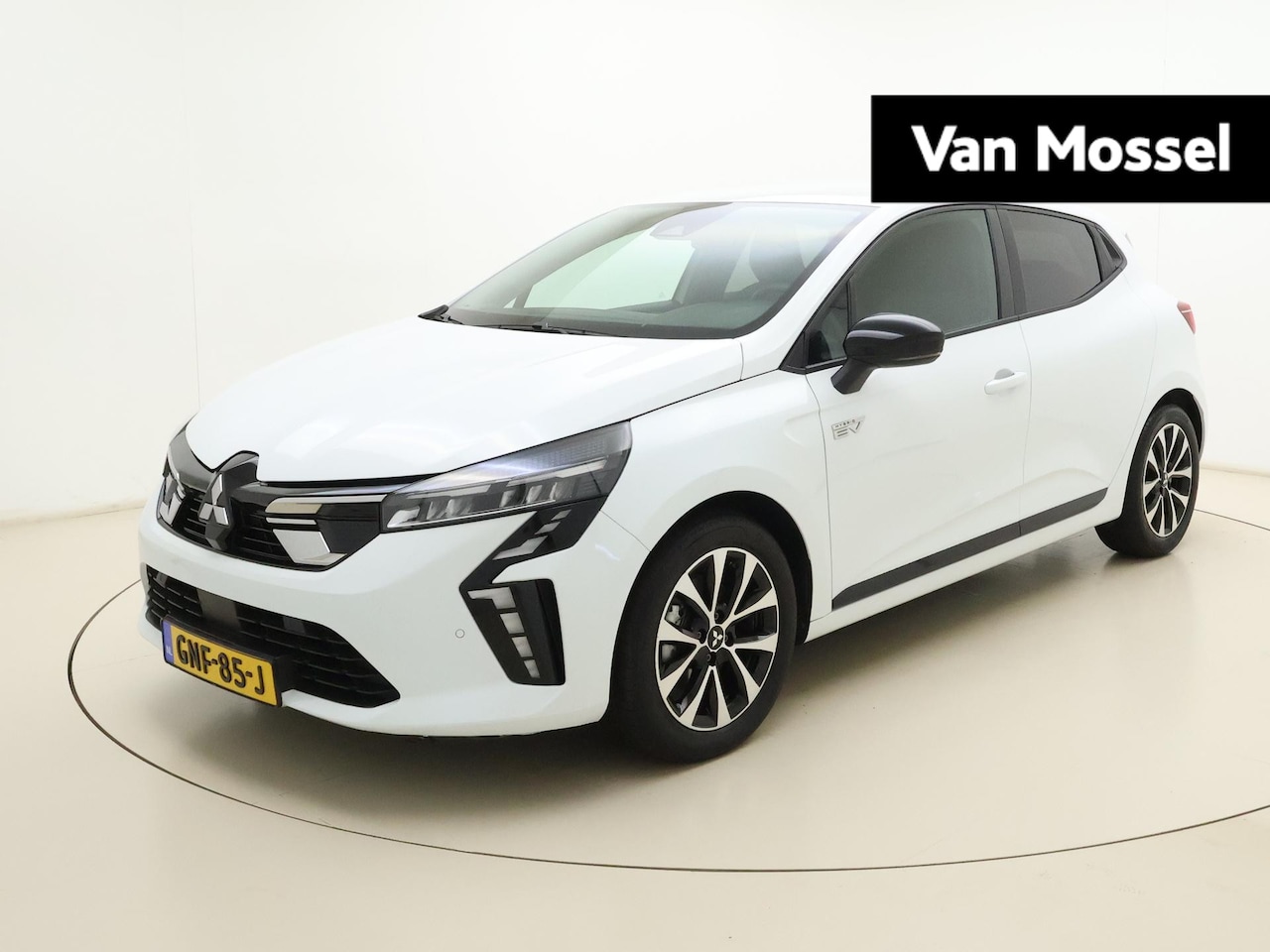Mitsubishi Colt - 1.6 HEV Intense | Automaat | Apple Carplay / Android Auto | Trekhaak | Lichtmetalen Velgen - AutoWereld.nl