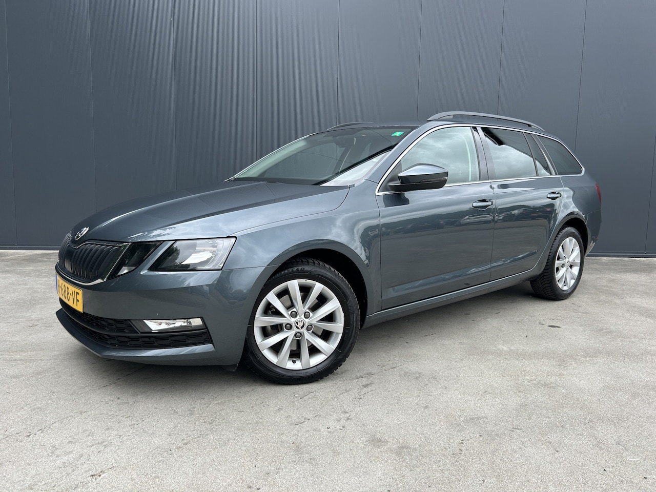 Skoda Octavia Combi - 1.0 TSI 1e EIGENAAR Greentech Business Edition TREKHAAK NAVI CRUISE ECC LMV - AutoWereld.nl