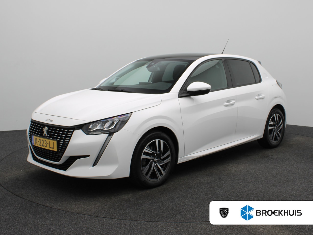 Peugeot 208 - 1.2 PureRech Allure | Achteruitrijcamera | Panoramadak | Cruise Control | Apple Carplay/An - AutoWereld.nl