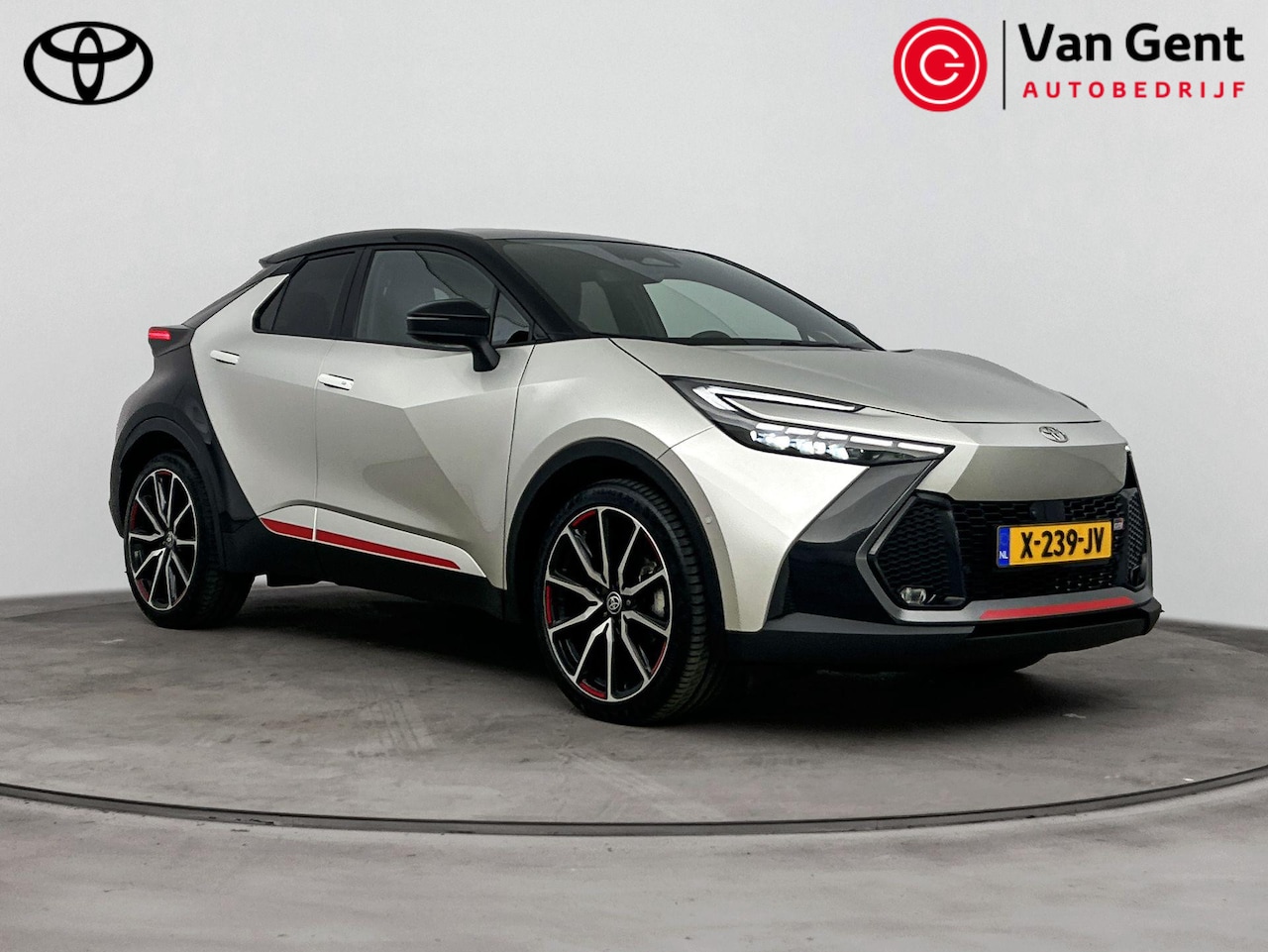 Toyota C-HR - 2.0 Hybrid 200 GR SPORT Première Edition | Panoramadak | Trekhaak | Head-up display | Dode - AutoWereld.nl