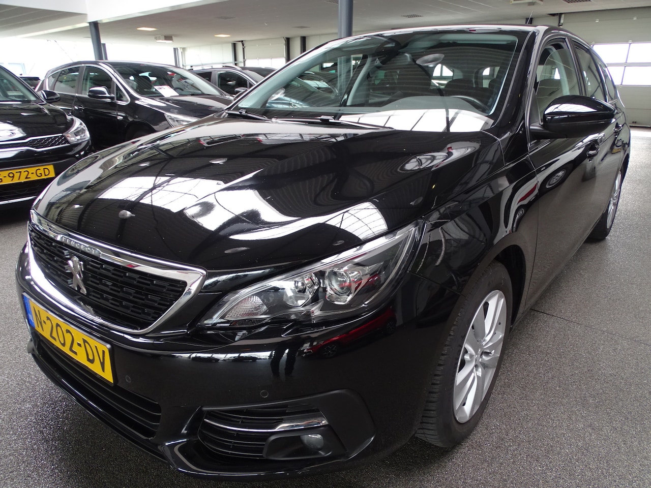 Peugeot 308 SW - 1.2 PureTech Blue Active - AutoWereld.nl