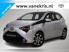 Toyota Aygo - 1.0 VVT-i X-Joy Automaat, Apple Carplay/Android Auto, Climate control, Parkeersensoren en