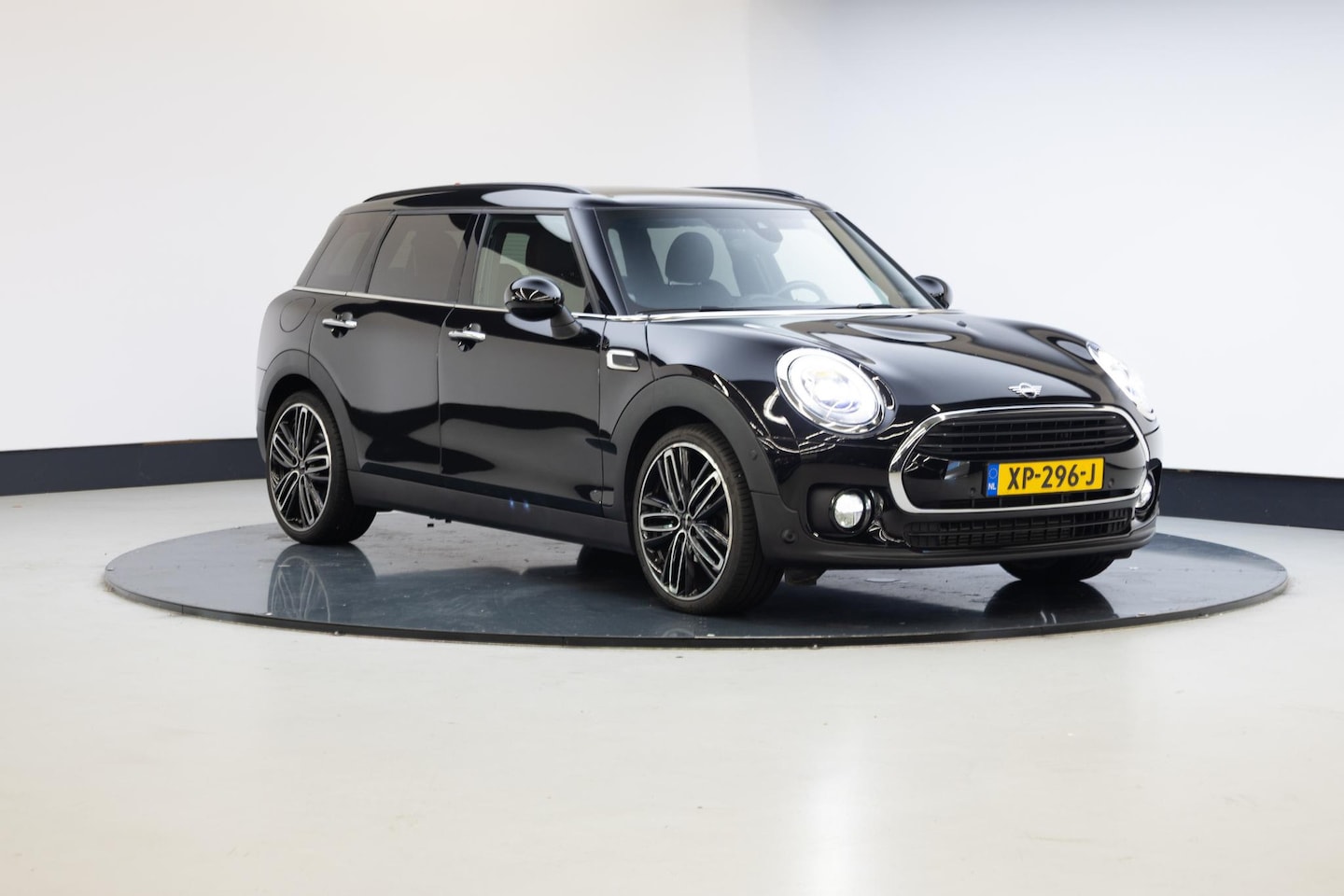 MINI Clubman - 1.5 Cooper Business Edition - AutoWereld.nl