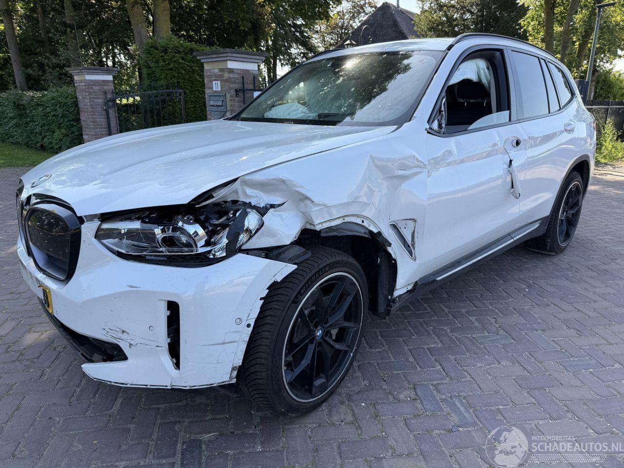 BMW iX3 - Executive 80 kWh - AutoWereld.nl