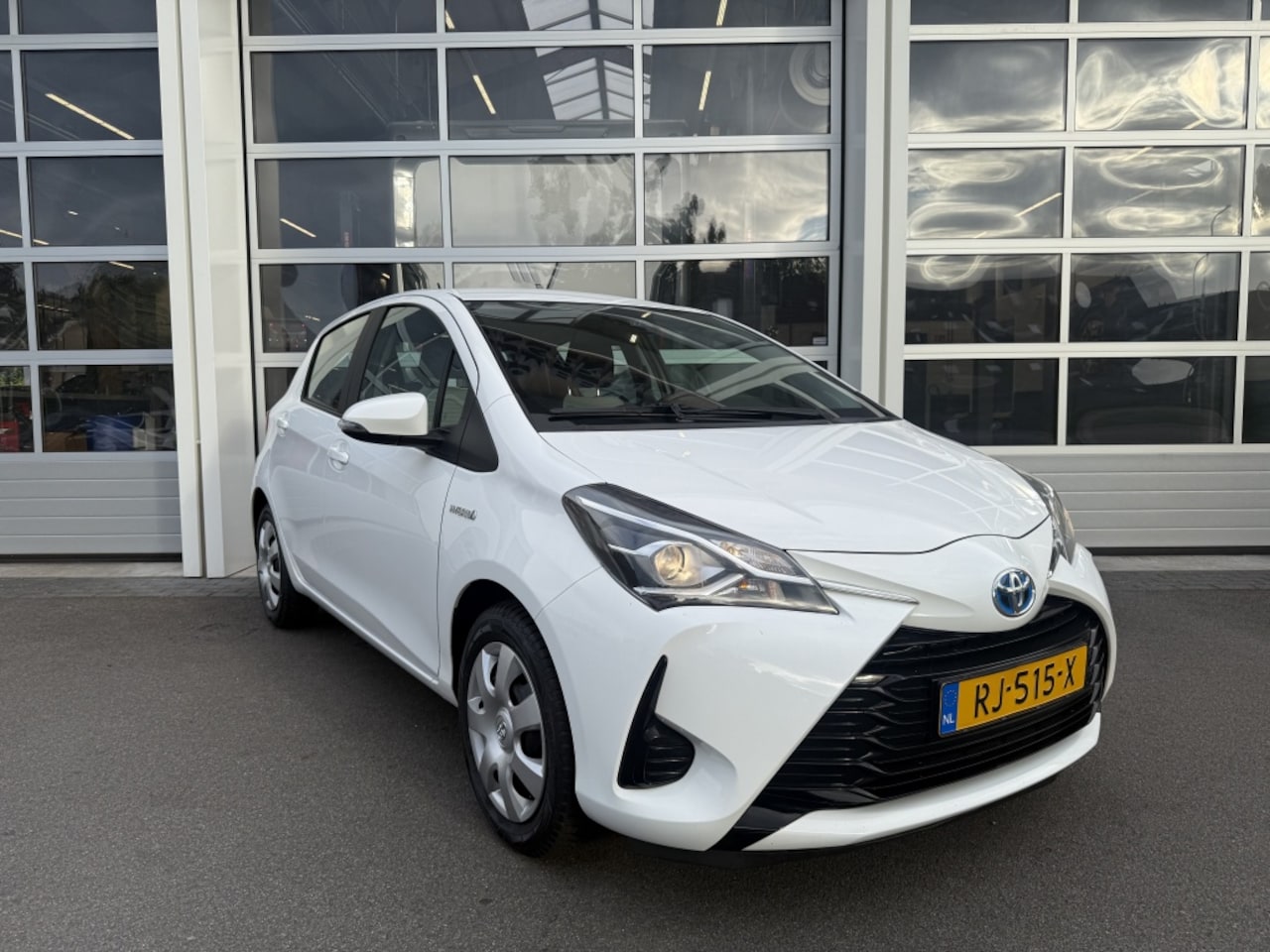 Toyota Yaris - 1.5 Hyb. Aspiration - AutoWereld.nl