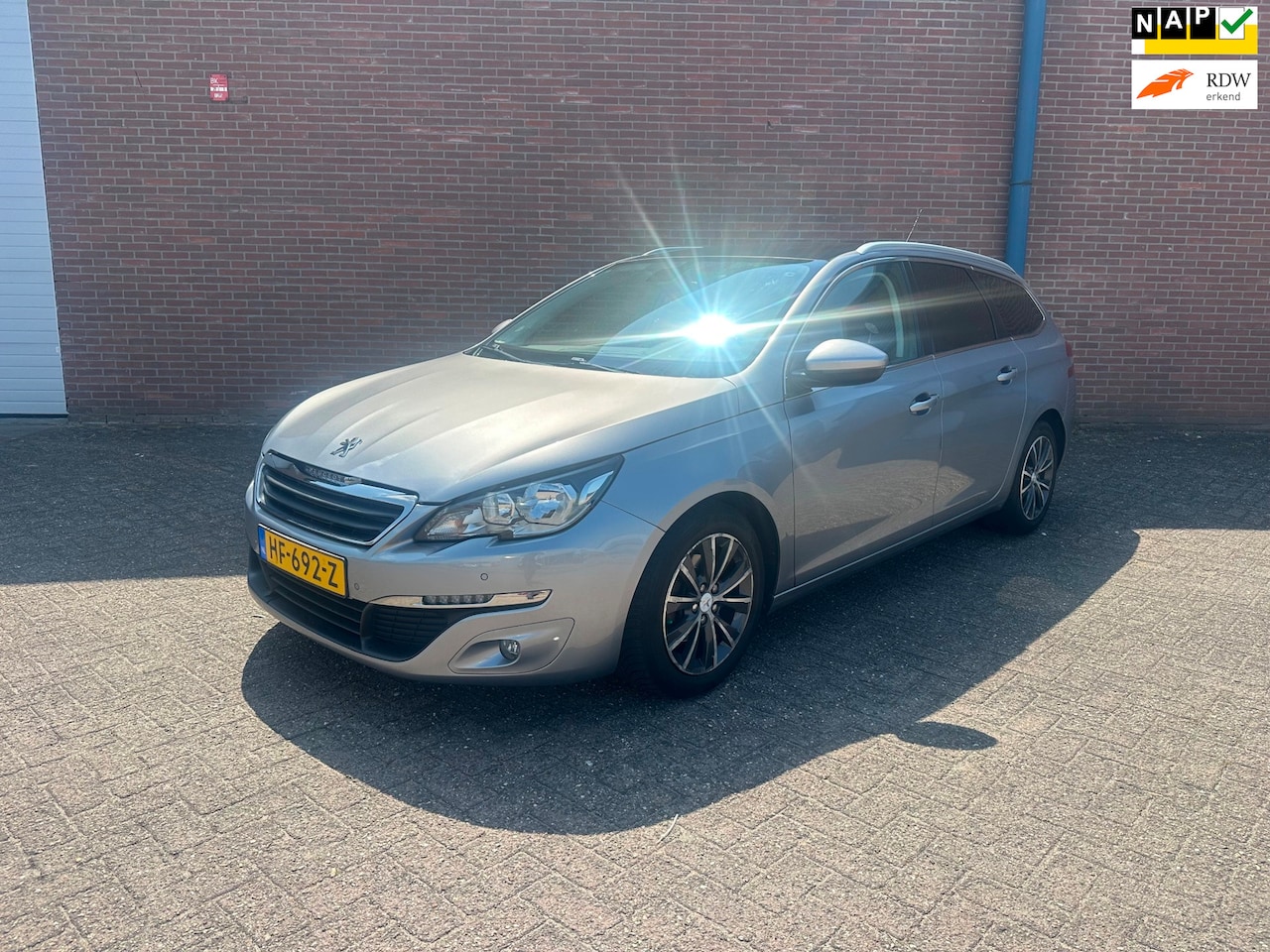 Peugeot 308 SW - 1.2 PureTech Blue Lease Executive 1.2 PureTech Blue Lease Executive - AutoWereld.nl