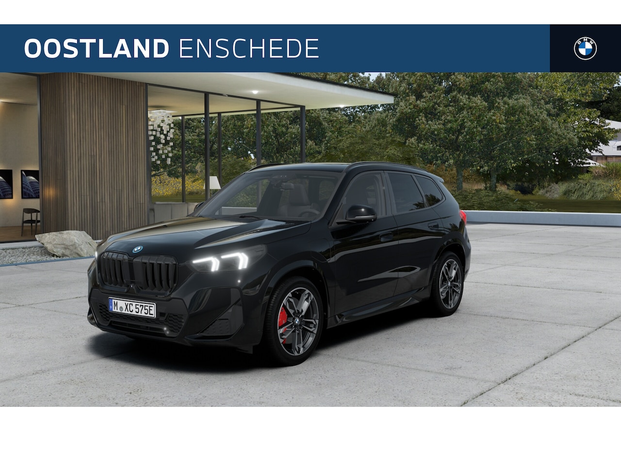 BMW X1 - xDrive25e M Sport Automaat / Panoramadak / Trekhaak / Sportstoelen  / Achteruitrijcamera / - AutoWereld.nl
