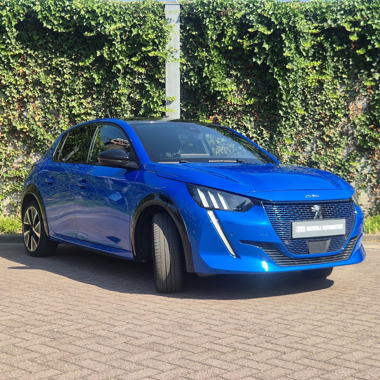 Peugeot e-208 - EV GT 350 50 kWh | Warmtepomp | ACC | 11 kW 3-fasen | Alcantara | Camera | Bleu Vertigo - AutoWereld.nl