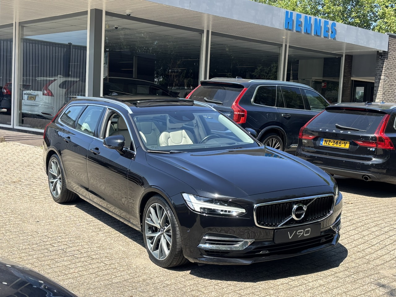 Volvo V90 - T8 408pk AWD Panorama HeadUp Pilot Assist - AutoWereld.nl