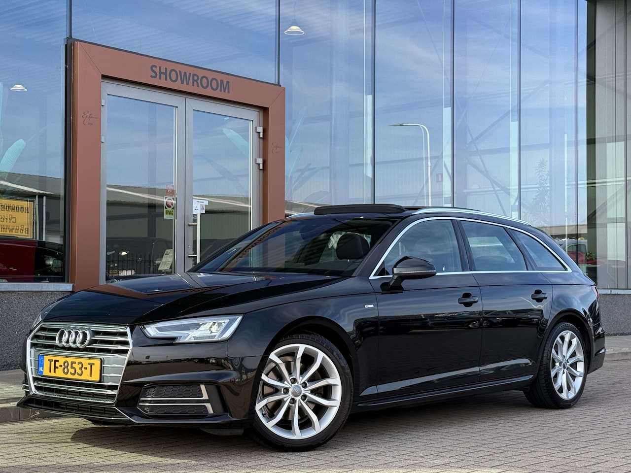 Audi A4 Avant - 2.0 TFSI S-Line edition 190PK | Pano | Cruise | Stoelverwarming | V + A Parkeersensoren | - AutoWereld.nl