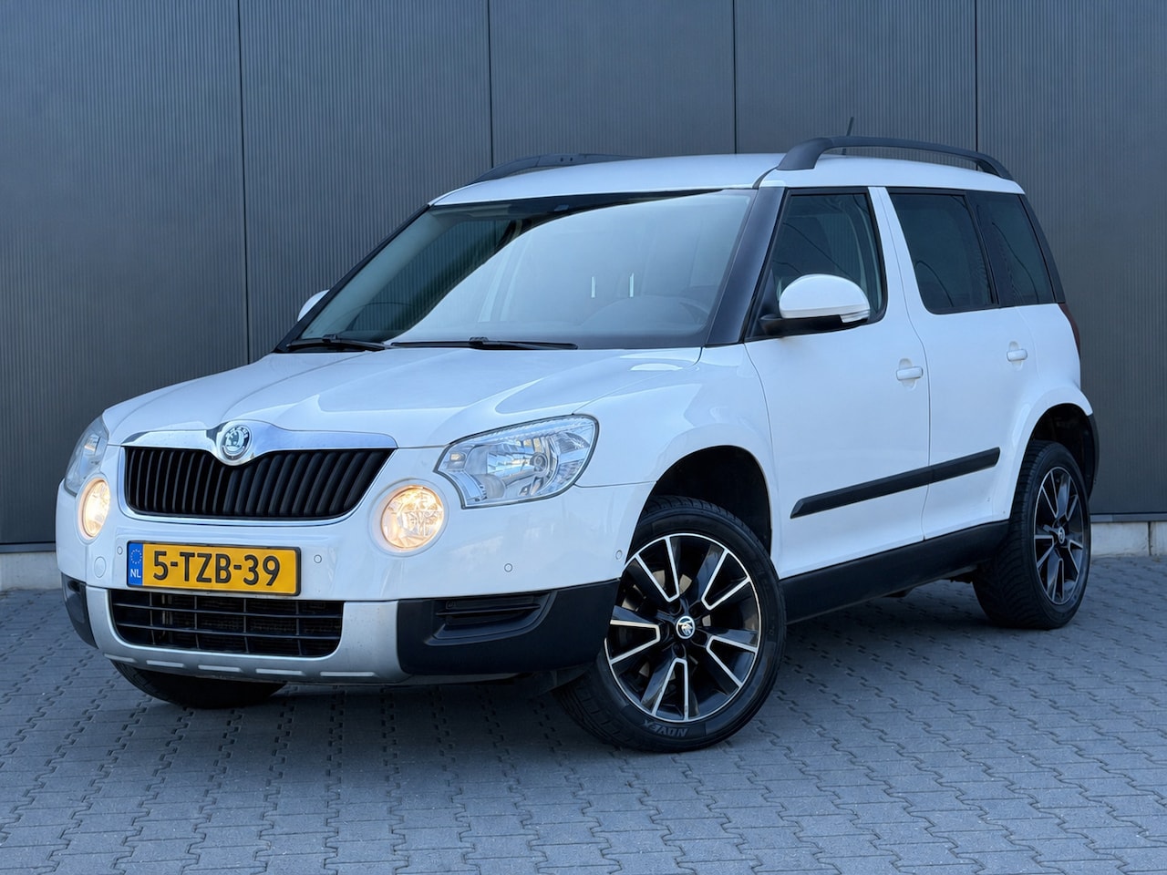 Skoda Yeti - 2.0 TDI Elegance Clima - Cruise - Trekhaak - Stoelverwarming - AutoWereld.nl
