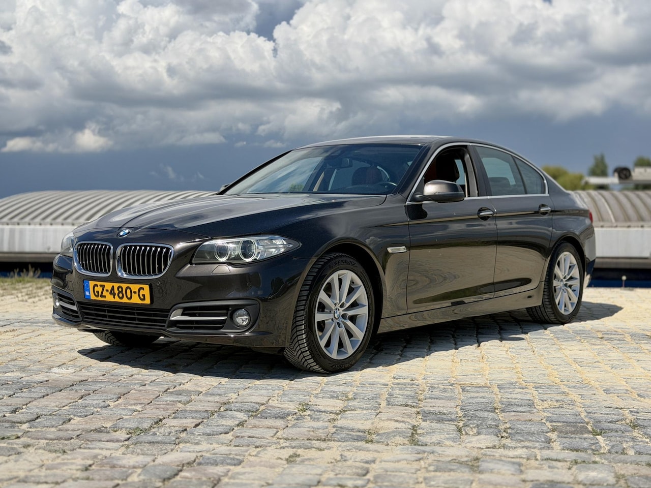 BMW 5-serie - 520d High Executive|Pano|Trekhaak|Stoelverwarming - AutoWereld.nl