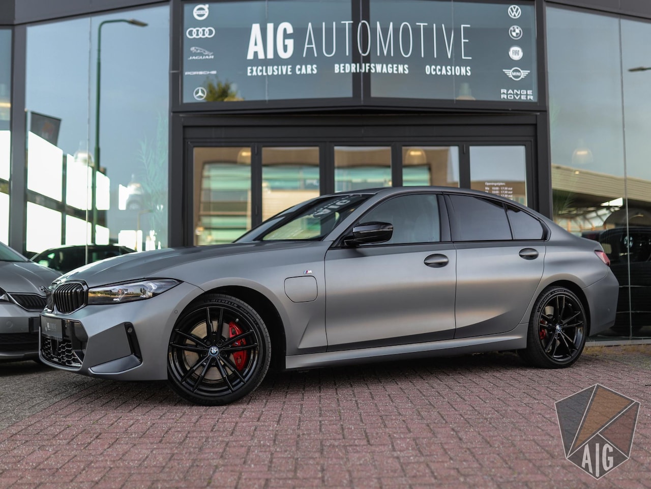 BMW 3-serie - 330e | Frozen | M-Sport Pro | Pano | H/K | Memory - AutoWereld.nl