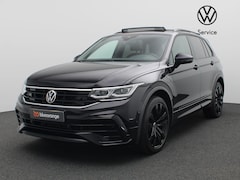 Volkswagen Tiguan - 1.4 TSI eHybrid R-Line Business+ Panoramadak, Trekhaak, Achteruitrijcamera, Black Style, L