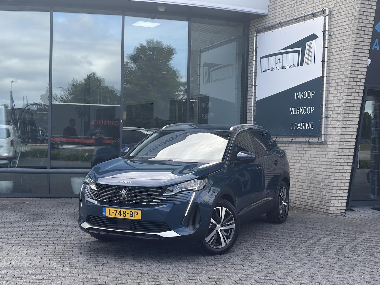 Peugeot 3008 - 1.2 Allure*HAAK*CAM*ACC*CARPLAY*LED*NAVI*KEY-LES* - AutoWereld.nl