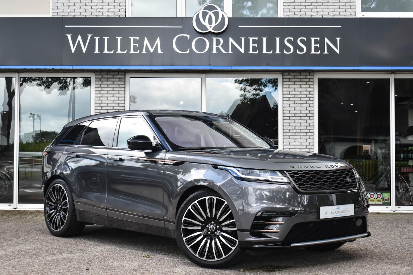 Land Rover Range Rover Velar - 3.0 V6 SC AWD R-Dynamic HSE ACC Zitklima 360 Camer - AutoWereld.nl