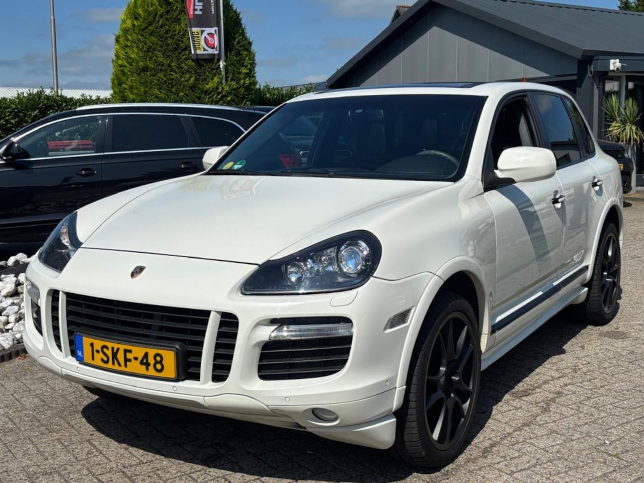 Porsche Cayenne - 4.8 GTS V8 Wit 2009 Paonodak Youngtimer - AutoWereld.nl