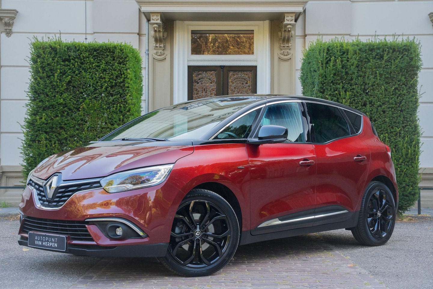 Renault Scénic - 1.3 TCe Black Edition 160 PK PANO | CAMERA | CARPLAY | HALF LEDER | KEYLESS - AutoWereld.nl