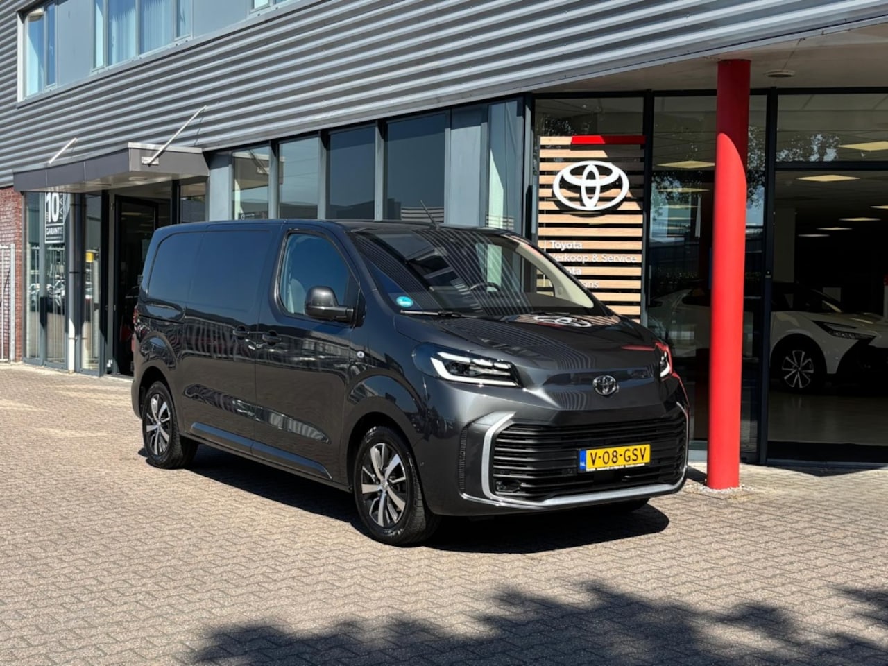 Toyota ProAce Worker - 2.0 D-4D Profession. | Autom | Keyless | 2XZij- deur | Trekhaak | Nav | Stoel & Stuurwiel - AutoWereld.nl
