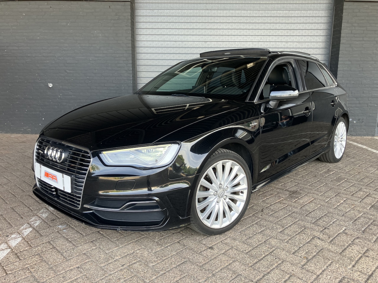 Audi A3 Sportback - 1.4 e-tron PHEV S-LINE PANO-MATRIX-XENON - AutoWereld.nl