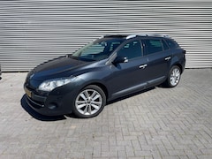 Renault Mégane Estate - 1.4 TCe Privilége met panoramdak / navi / trekhaak