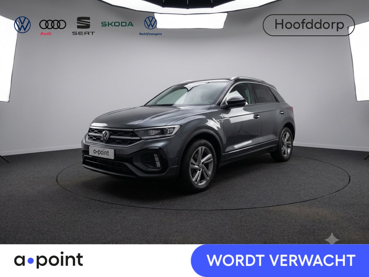 Volkswagen T-Roc - 1.5 TSI R-Line 150 pk Automaat (DSG) | Navigatie | Trekhaak (afneembaar) | Parkeersensoren - AutoWereld.nl