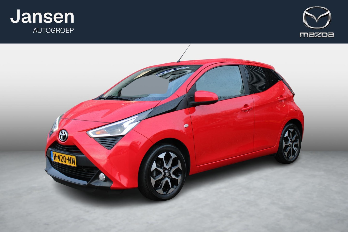 Toyota Aygo - 1.0 VVT-i x-joy Ede, Trekhaak, Clima, Camera, Apple Carplay, Bluetooth, LMV 15 Inch, Armst - AutoWereld.nl