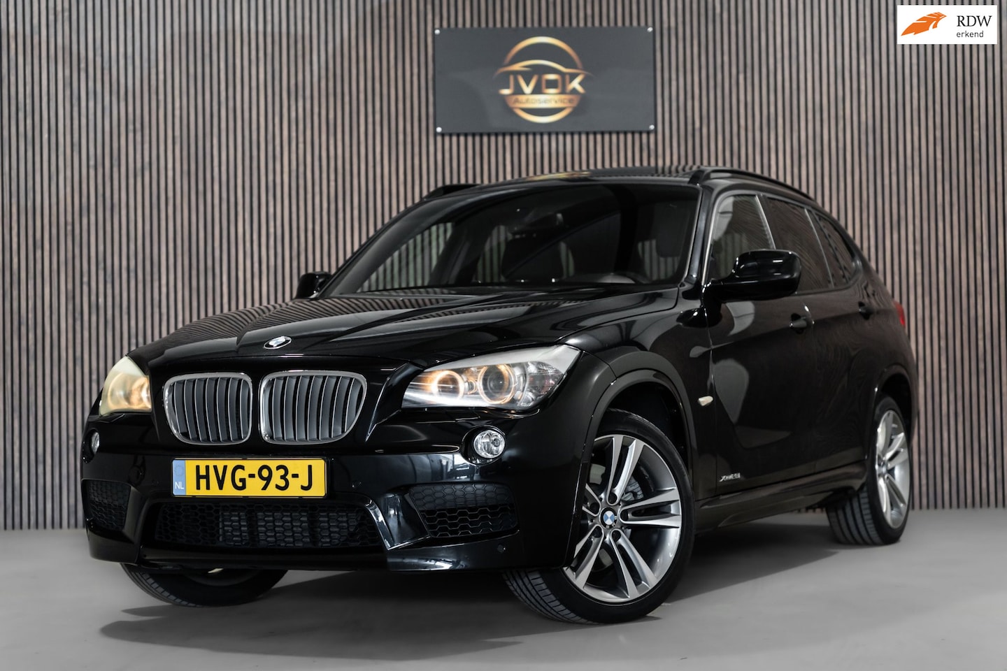 BMW X1 - XDrive28i M Pakket LED PANO LEDER - AutoWereld.nl