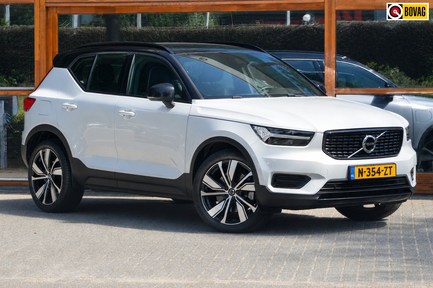 Volvo XC40 - T4 Recharge R-Design | Adaptive Cruise | Stoel + Stuur Verwarmd | Dealer onderhouden | Mem - AutoWereld.nl