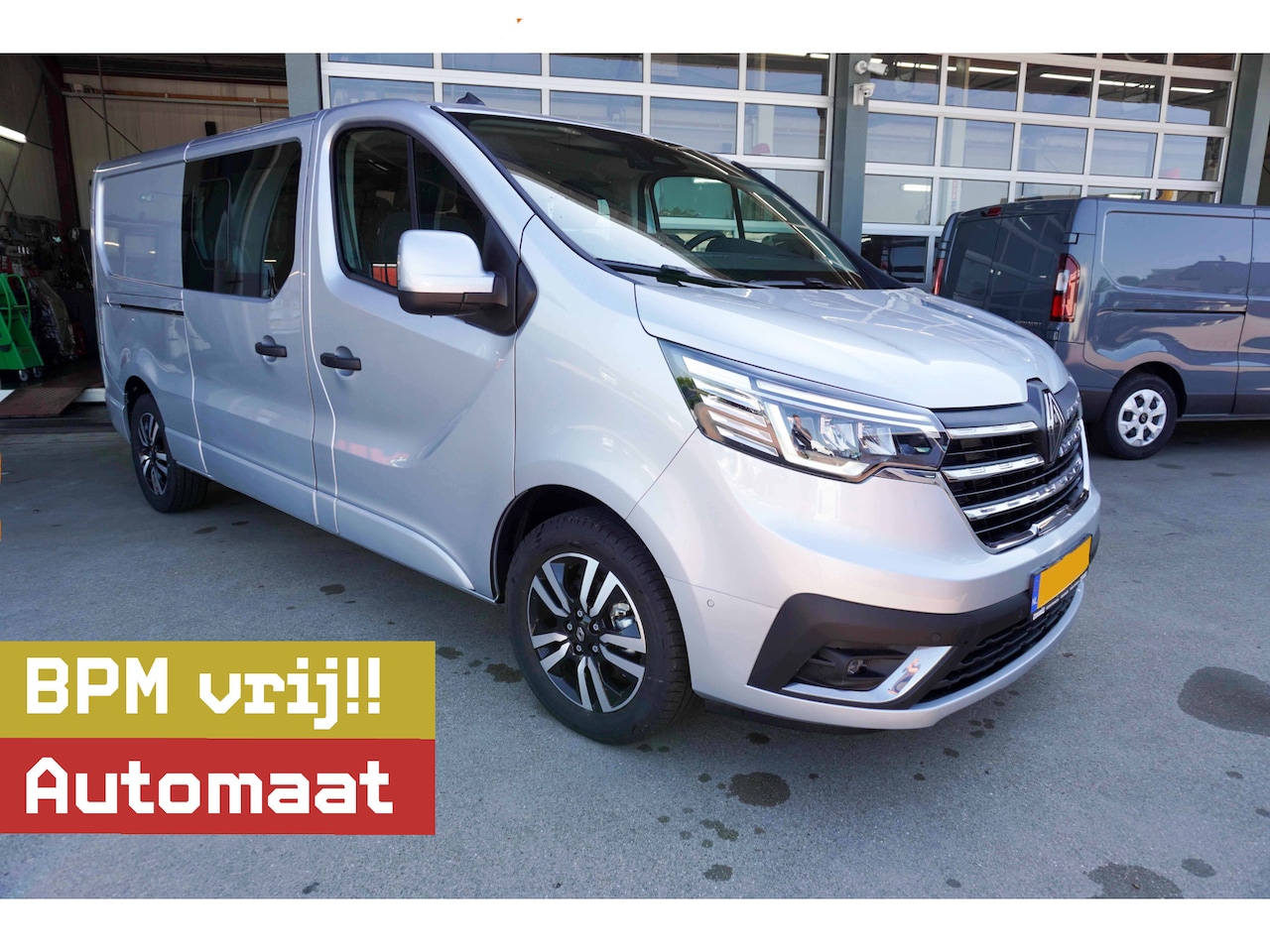 Renault Trafic - 2.0 Blue dCi 170PK T29 L2H1 Extra DC Automaat nr. V38 | Climate | Cruise | Navi | Camera - AutoWereld.nl