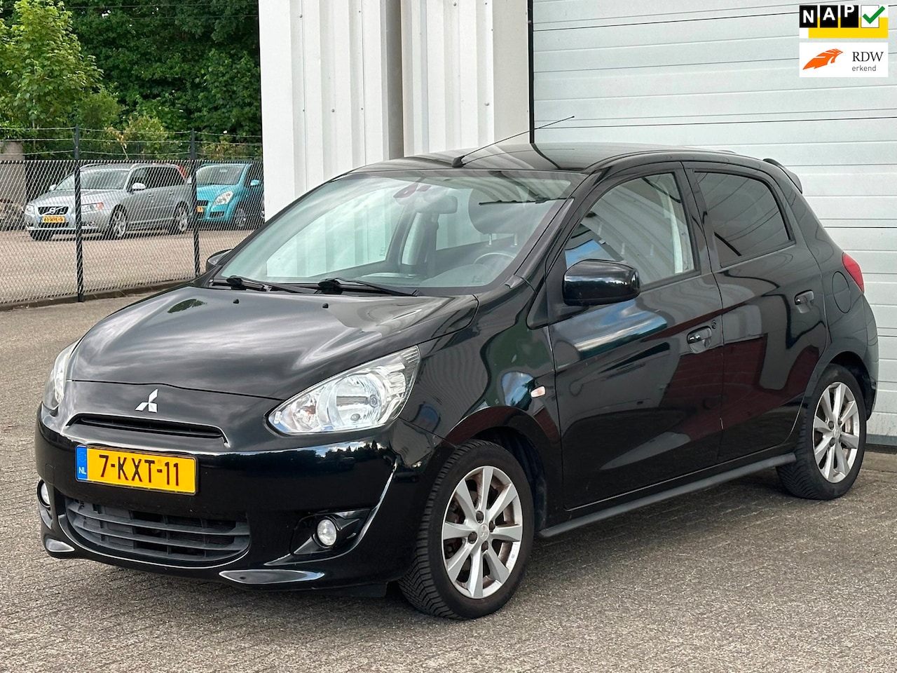 Mitsubishi Space Star - 1.2 Intense+ | Keyless | Climate Control | Luxe Uitvoering! - AutoWereld.nl