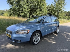 Volvo V50 - 2.4 Summum AUTOMAAT MOOIE NETTE AUTO